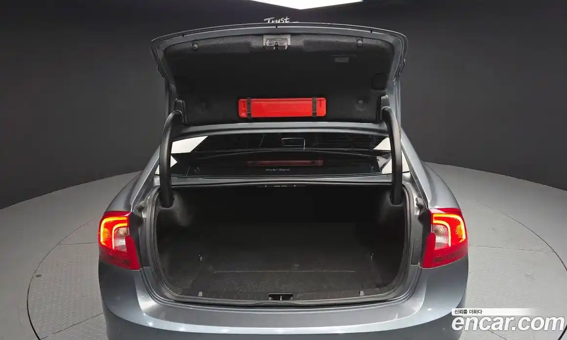 Volvo S60 2018 2.0 Автомат в Москве № 172391, фото 14