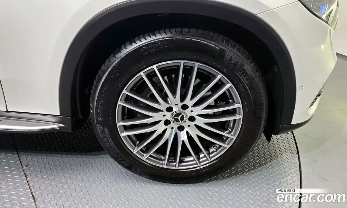 Mercedes-Benz GLC-Class 2025 2.0 Автомат в Москве № 175408, фото 4