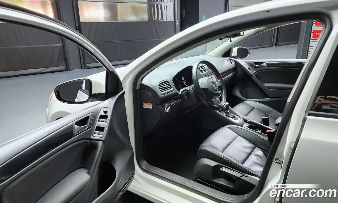 Volkswagen Golf 2011 1.6 Автомат в Москве № 175787, фото 11