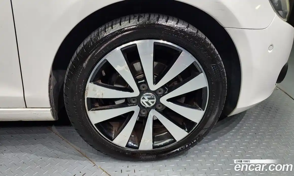 Volkswagen Golf 2011 1.6 Автомат в Москве № 175787, фото 2