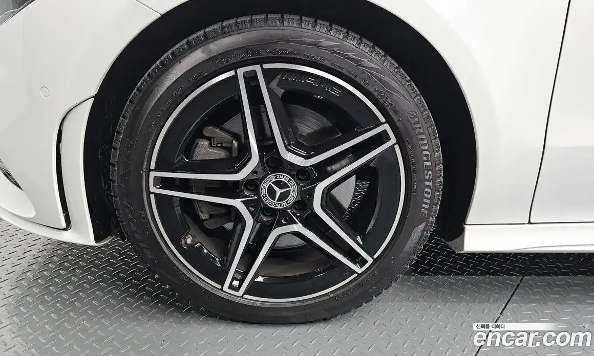 Mercedes-Benz CLA-Class 2022 2.0 Автомат в Москве № 178596, фото 12