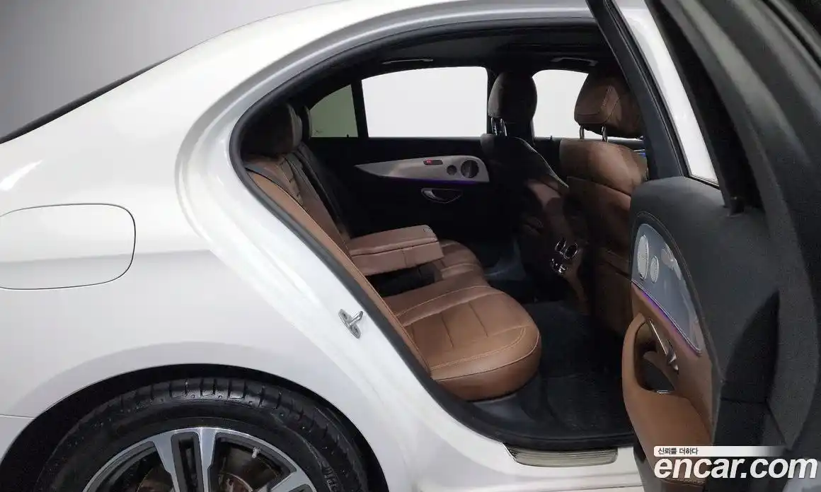 Mercedes-Benz E-Class 2021 2.0 Автомат в Москве № 178875, фото 15