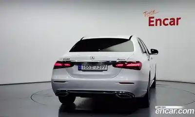 Mercedes-Benz E-Class 2021 2.0 Автомат в Москве № 178875, миниатюра 2