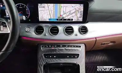 Mercedes-Benz E-Class 2021 2.0 Автомат в Москве № 178875, миниатюра 3