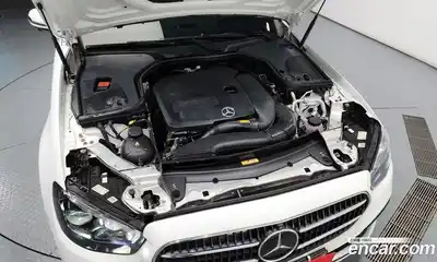 Mercedes-Benz E-Class 2021 2.0 Автомат в Москве № 178875, миниатюра 5