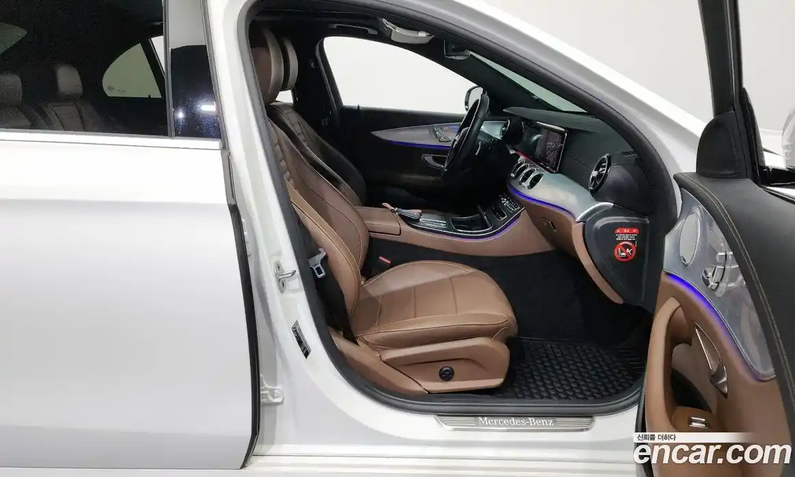 Mercedes-Benz E-Class 2021 2.0 Автомат в Москве № 178875, фото 9