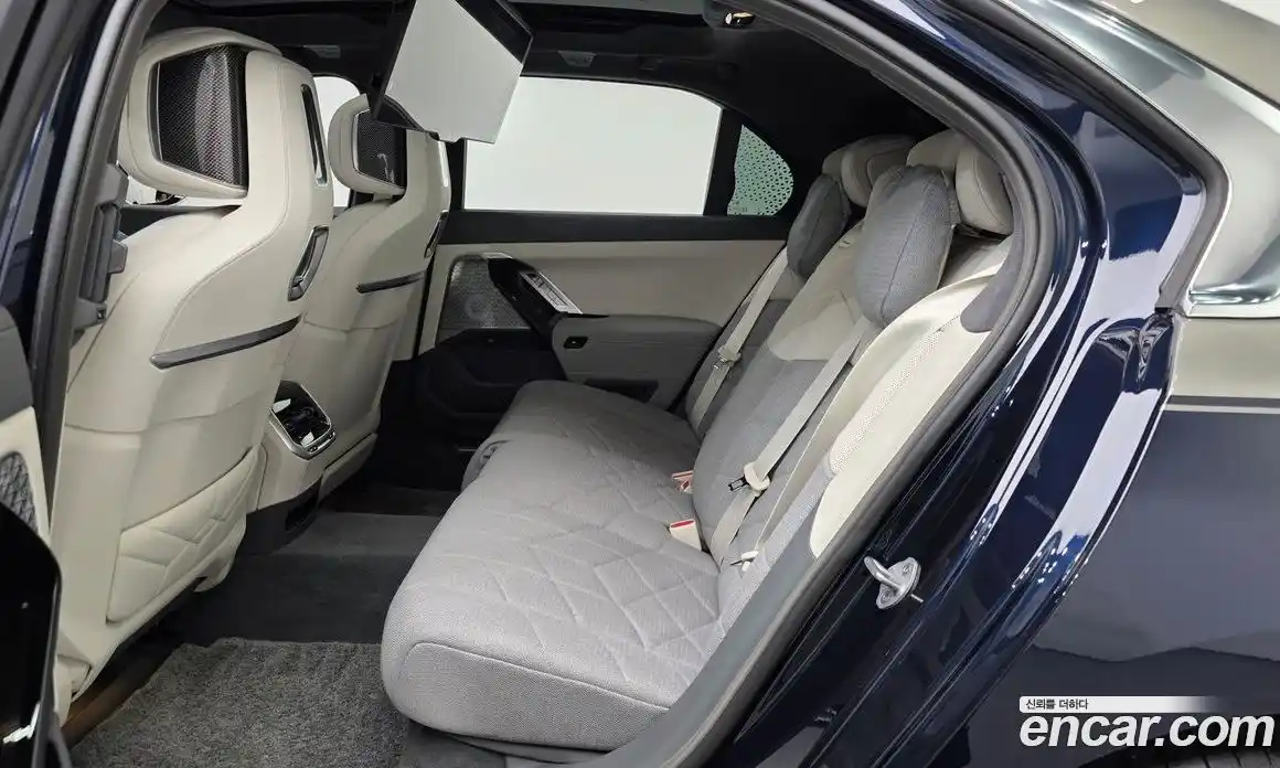 BMW 7-Series 2025 3.0 Автомат в Москве № 187054, фото 2