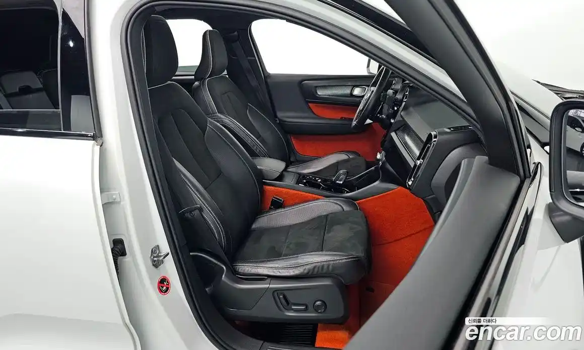 Volvo XC40 2019 2.0 Автомат в Москве № 189377, фото 17