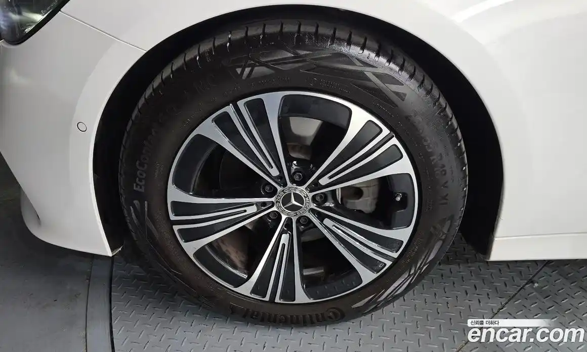 Mercedes-Benz E-Class 2025 2.0 Автомат в Москве № 193808, фото 1