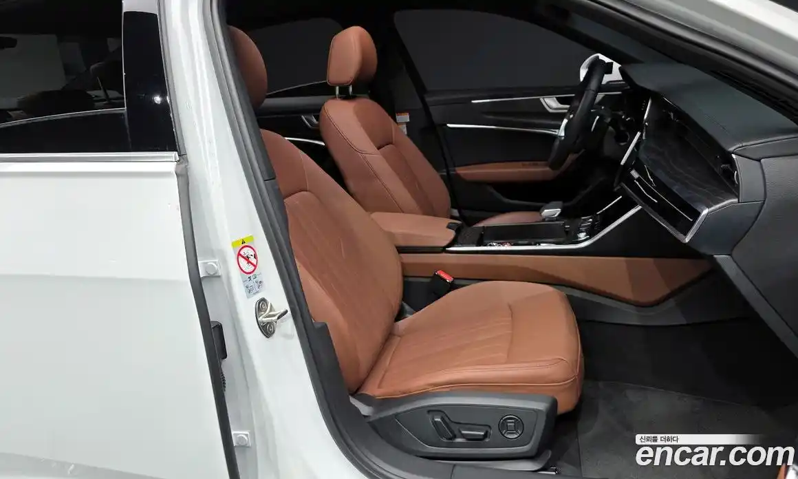 Audi A6 2023 2.0 Автомат в Москве № 196072, фото 16