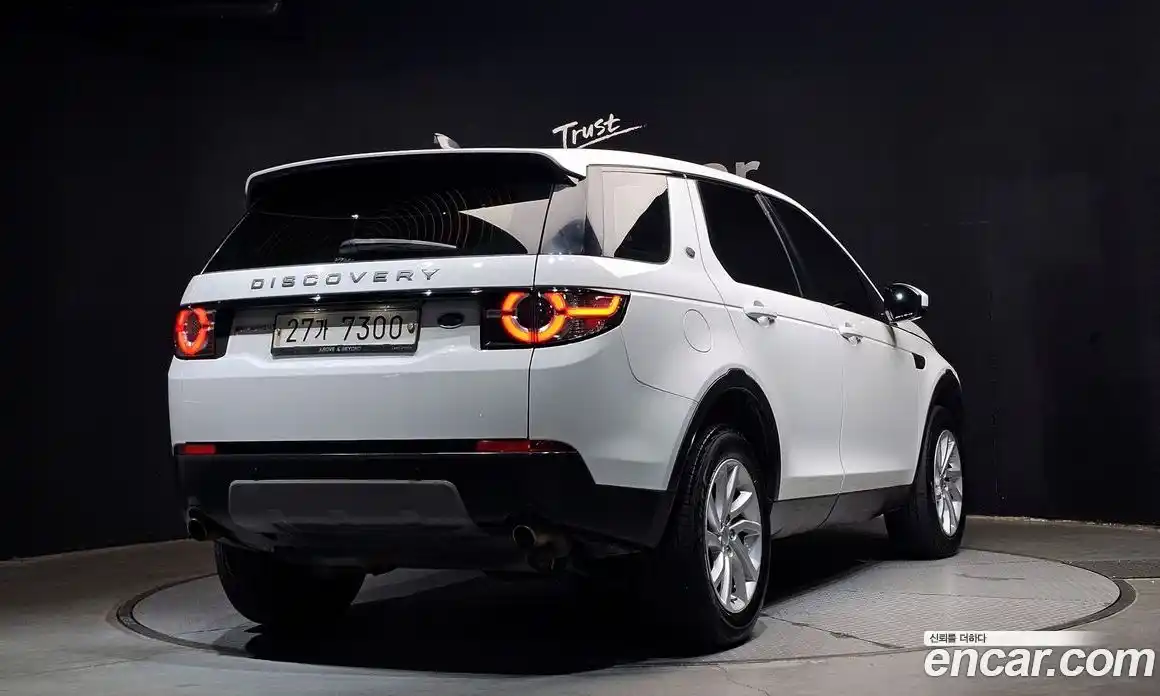 Land Rover Discovery Sport 2017 2.0 Автомат в Москве № 198198, фото 2