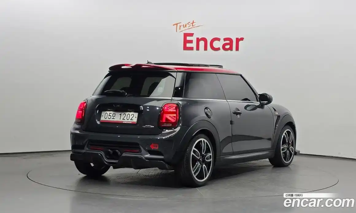 Mini Cooper 2018 2.0 Автомат в Москве № 198357, фото 19