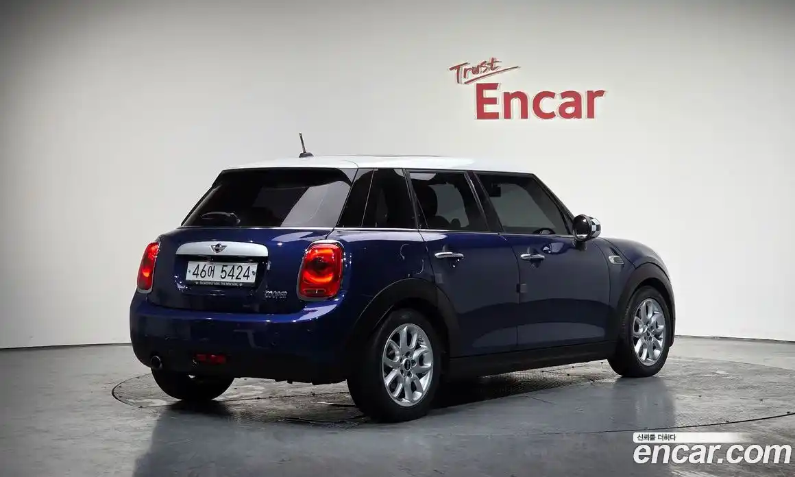 Mini Cooper 2015 1.5 Автомат в Москве № 200776, фото 12