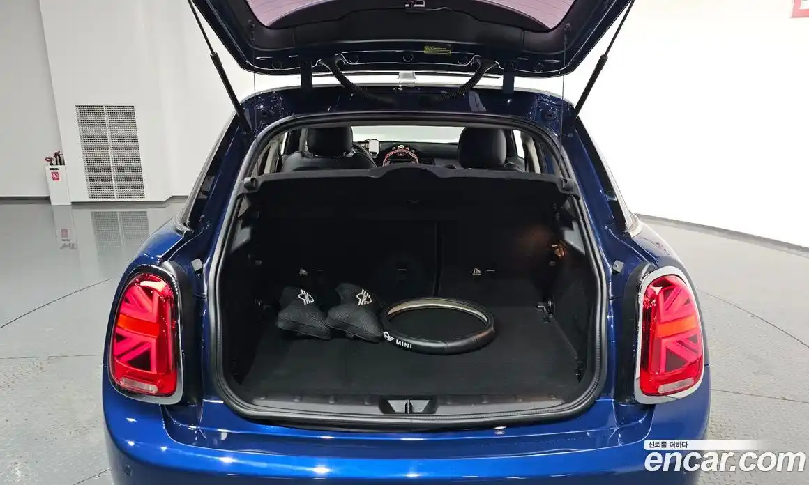 Mini Cooper 2015 1.5 Автомат в Москве № 200776, фото 15