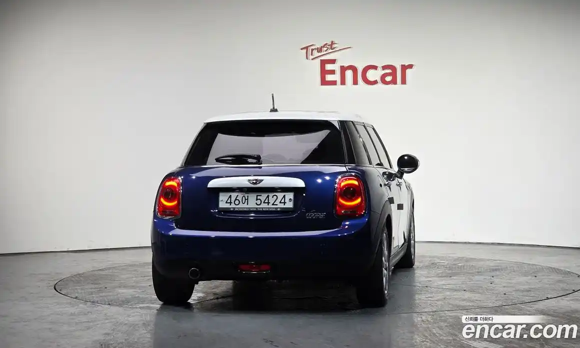 Mini Cooper 2015 1.5 Автомат в Москве № 200776, фото 16