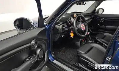 Mini Cooper 2015 1.5 Автомат в Москве № 200776, миниатюра 2