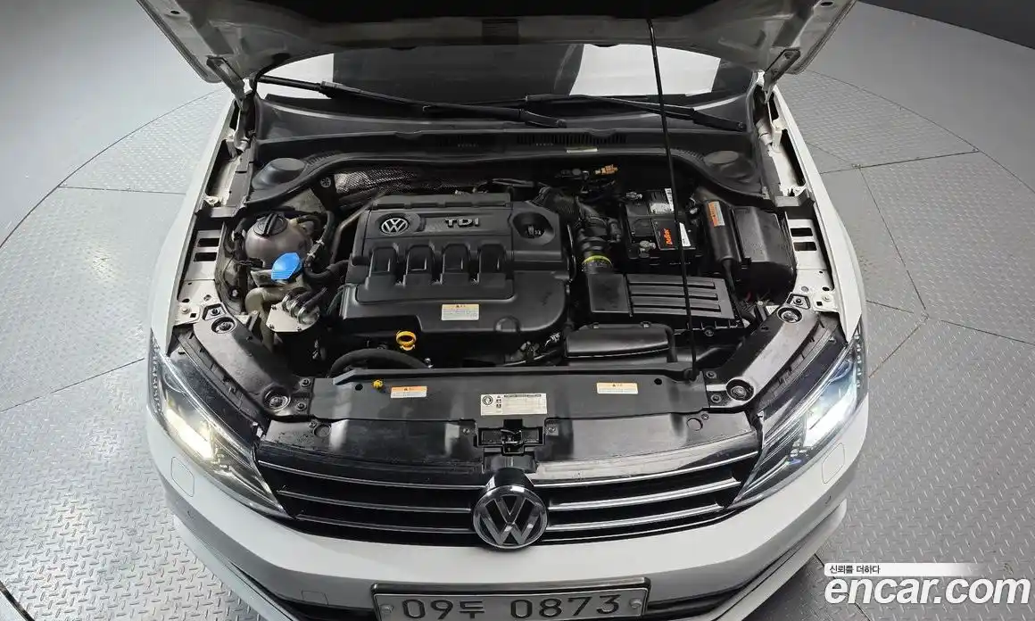 Volkswagen Jetta 2015 2.0 Автомат в Москве № 205077, фото 6