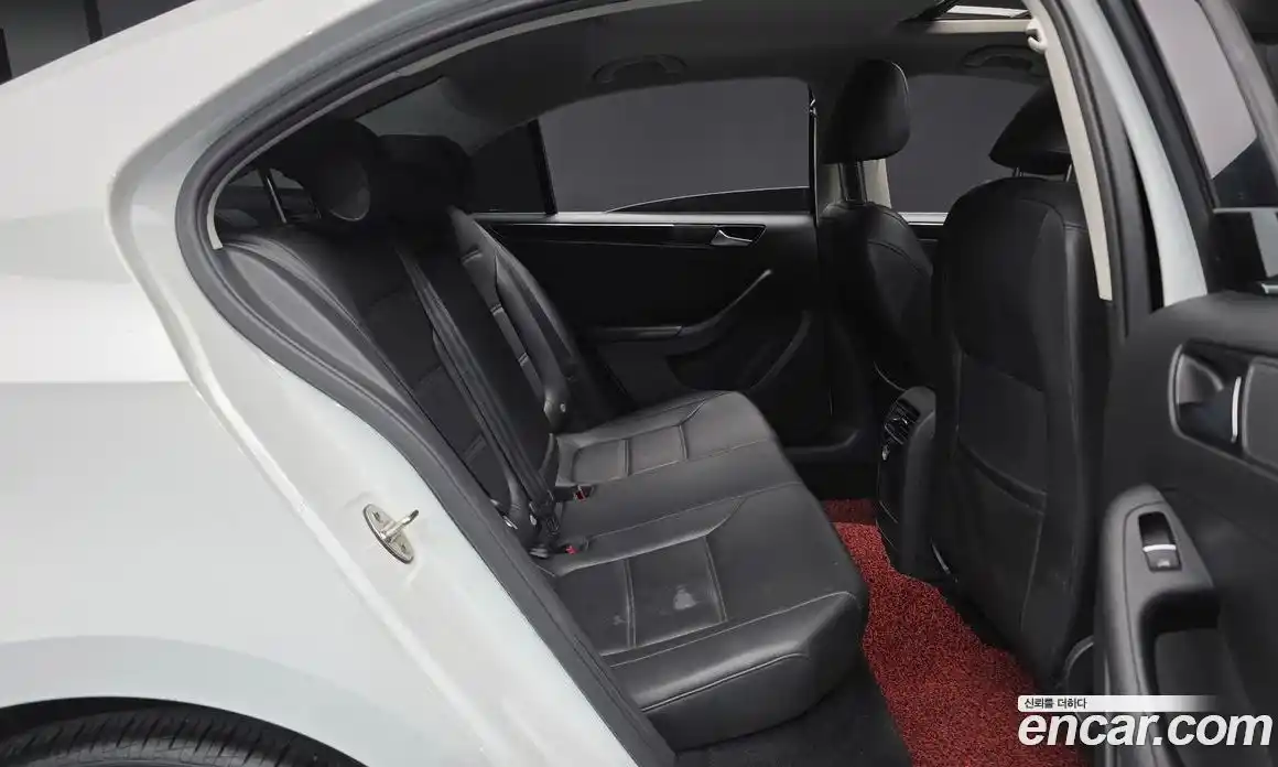 Volkswagen Jetta 2015 2.0 Автомат в Москве № 205077, фото 9