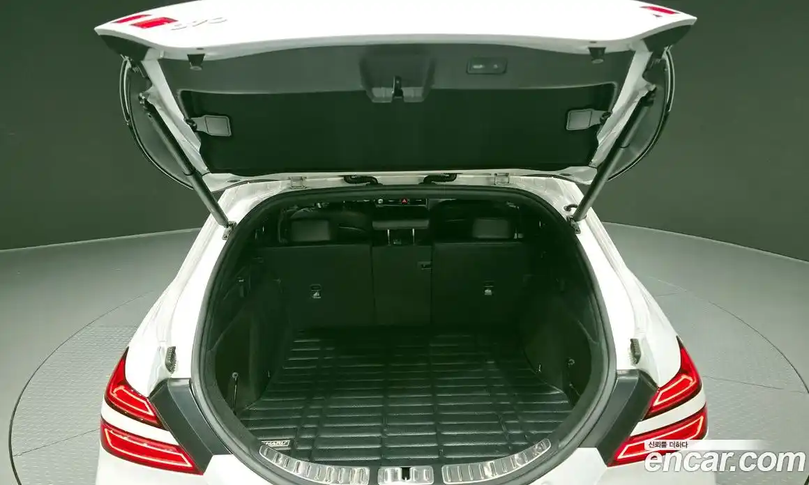 Genesis G70 2023 2.0 Автомат в Москве № 205985, фото 13