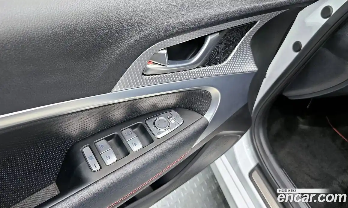 Genesis G70 2023 2.0 Автомат в Москве № 205985, фото 16