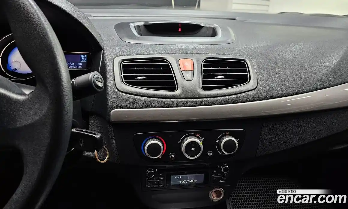 Renault SM3 2015 1.6 Автомат в Москве № 208930, фото 8