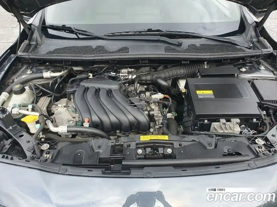 Renault SM3 2015 1.6 Автомат в Москве № 210063, фото 13