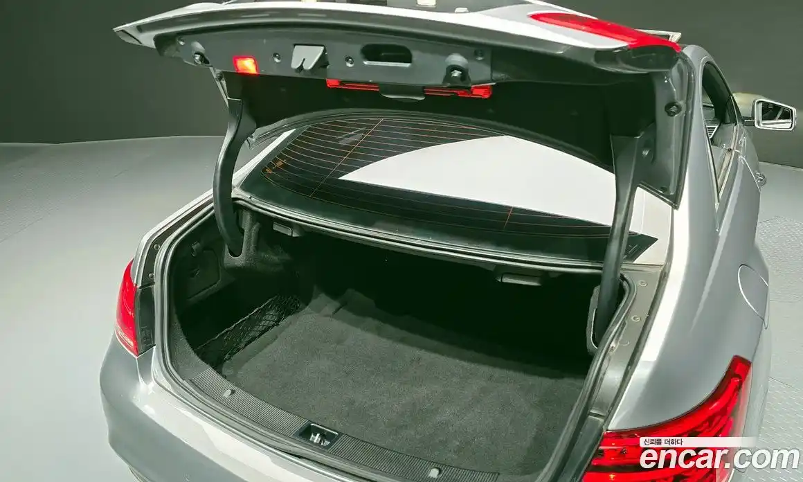 Mercedes-Benz E-Class 2016 2.0 Автомат в Москве № 211992, фото 12