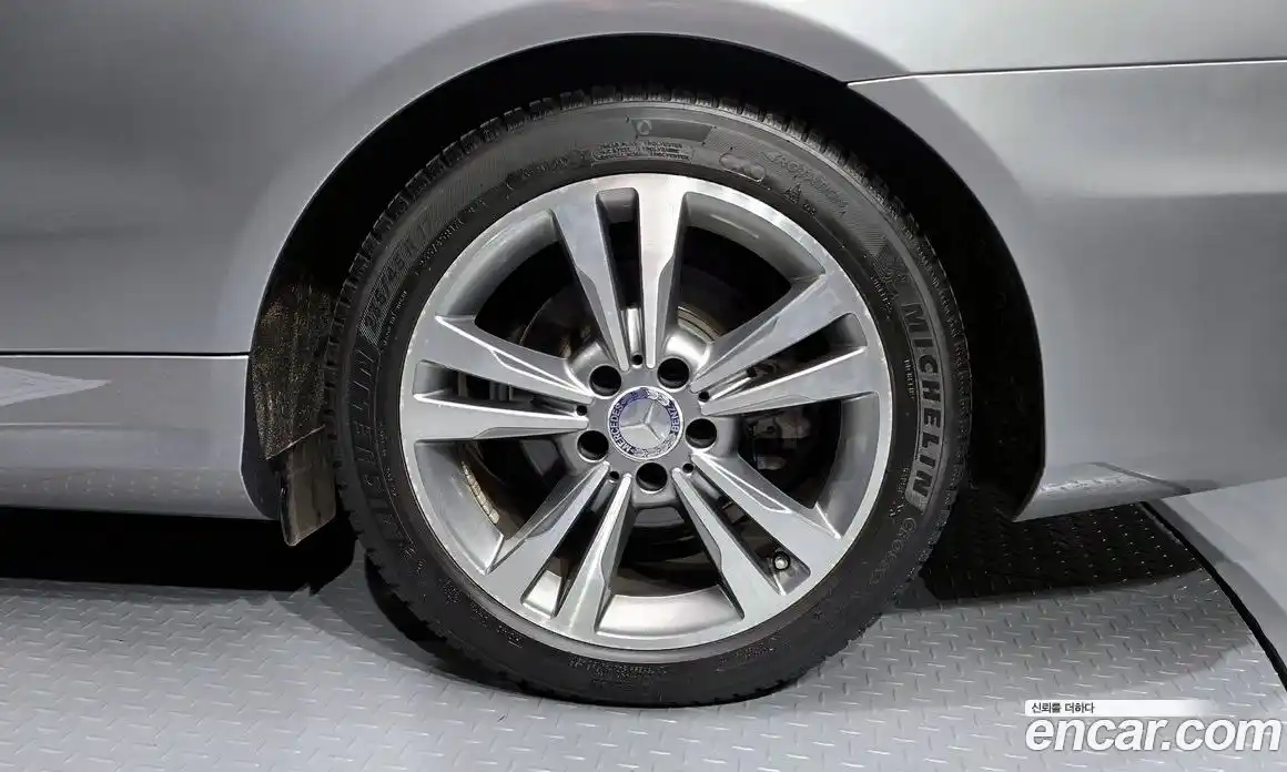 Mercedes-Benz E-Class 2016 2.0 Автомат в Москве № 211992, фото 13