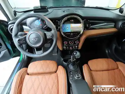 Mini Cooper 2024 2.0 Автомат в Москве № 214410, миниатюра 4