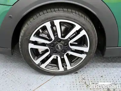 Mini Cooper 2024 2.0 Автомат в Москве № 214410, миниатюра 5