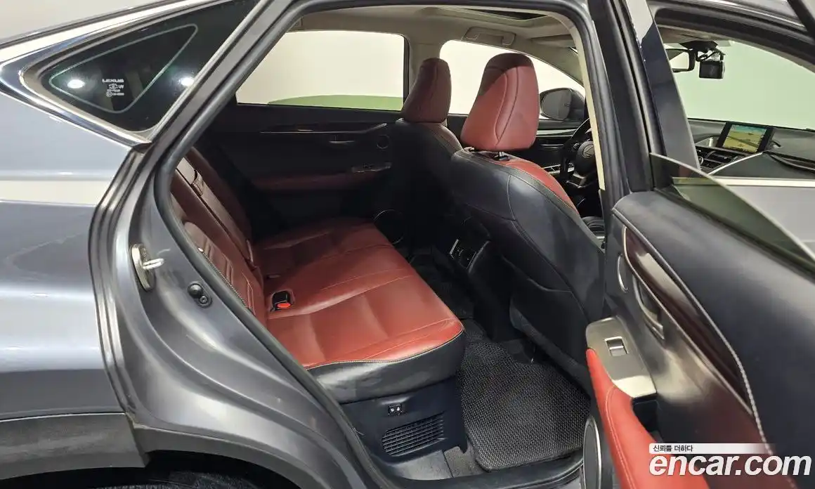 Lexus NX 2017 2.5 Автомат в Москве № 214690, фото 4