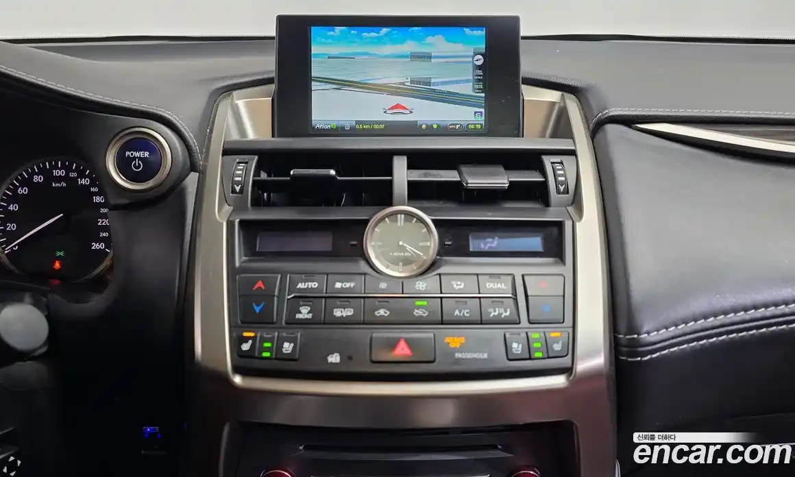 Lexus NX 2017 2.5 Автомат в Москве № 214690, фото 6