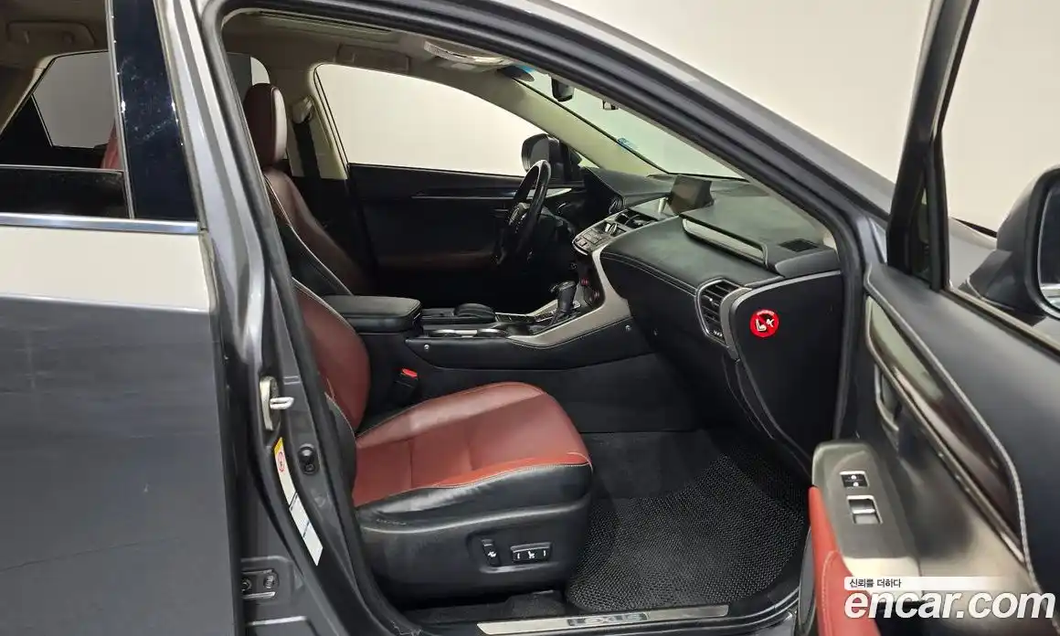 Lexus NX 2017 2.5 Автомат в Москве № 214690, фото 7