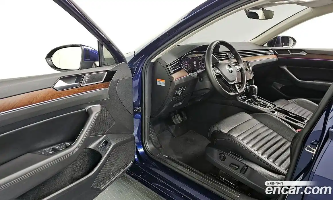 Volkswagen Passat 2018 2.0 Автомат в Москве № 215265, фото 16