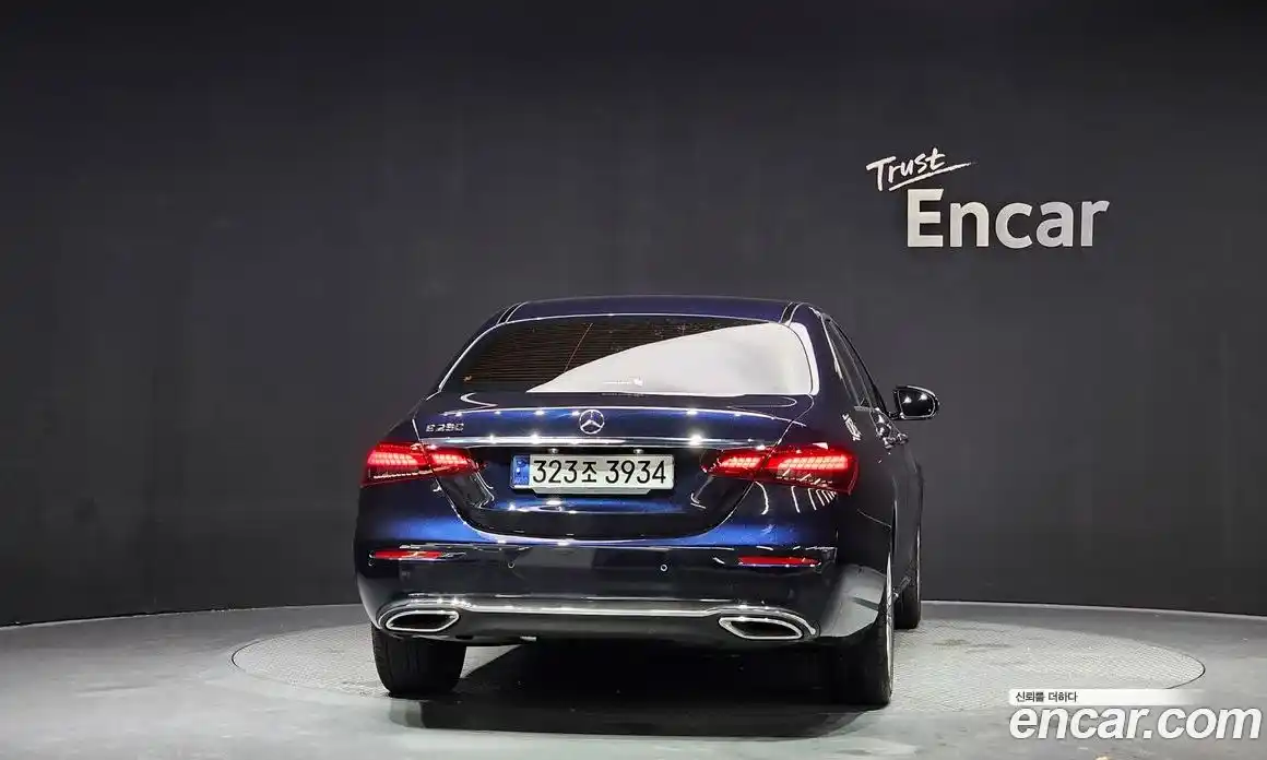 Mercedes-Benz E-Class 2022 2.0 Автомат в Москве № 216017, фото 17