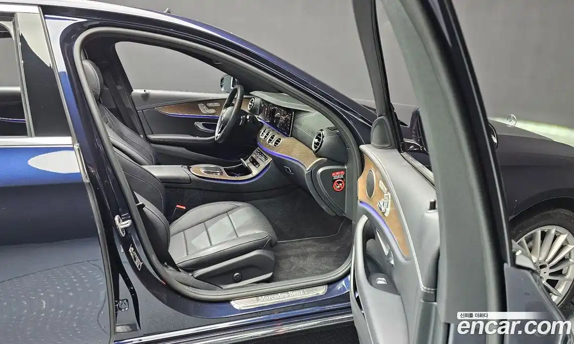 Mercedes-Benz E-Class 2022 2.0 Автомат в Москве № 216017, фото 9