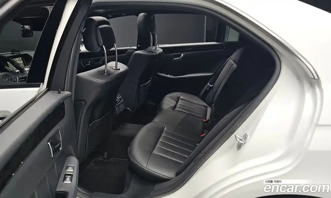 Mercedes-Benz E-Class 2016 3.5 Автомат в Москве № 225035, фото 6