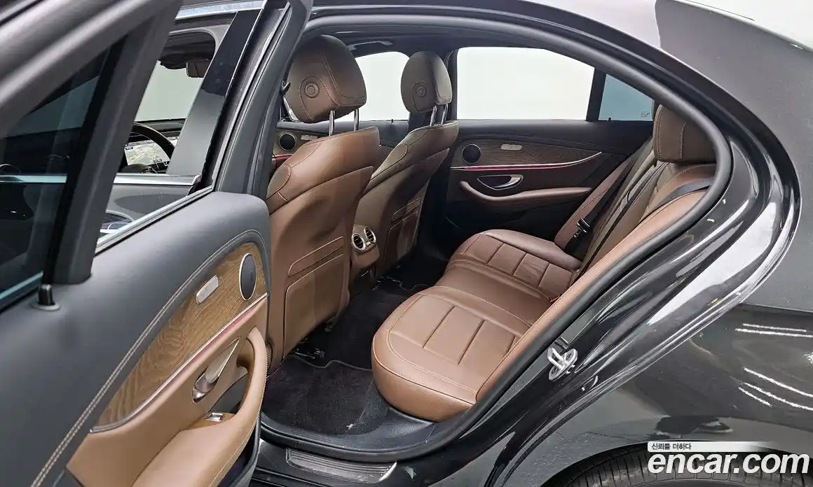 Mercedes-Benz E-Class 2021 2.0 Автомат в Москве № 229437, фото 20