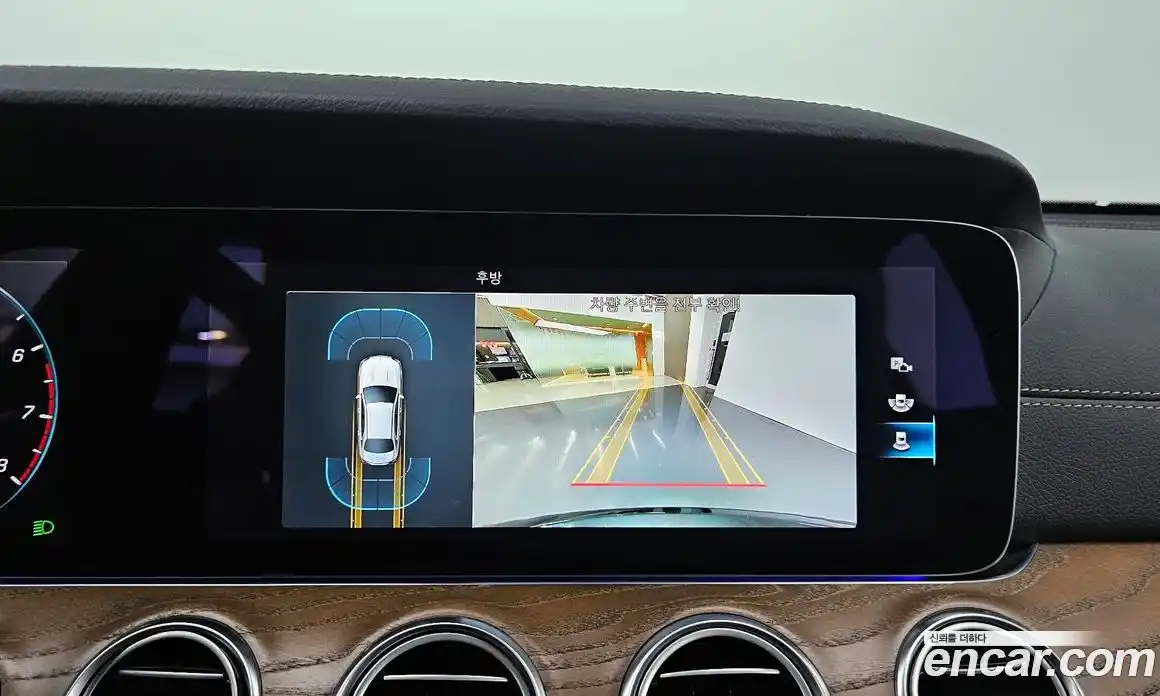 Mercedes-Benz E-Class 2021 2.0 Автомат в Москве № 229437, фото 2