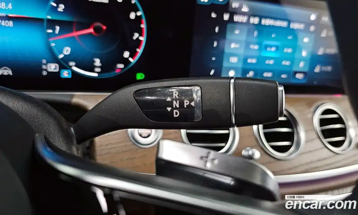 Mercedes-Benz E-Class 2021 2.0 Автомат в Москве № 229437, фото 3