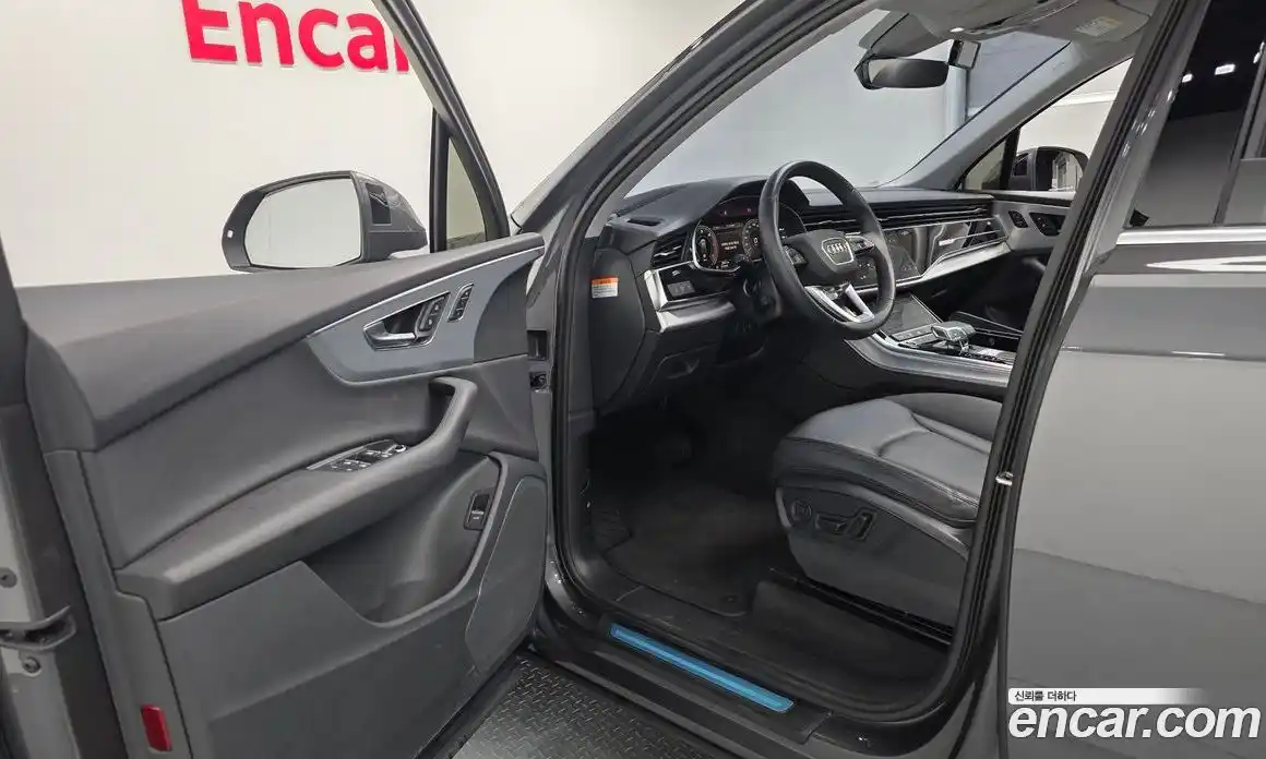 Audi Q7 2021 3.0 Автомат в Москве № 229724, фото 1