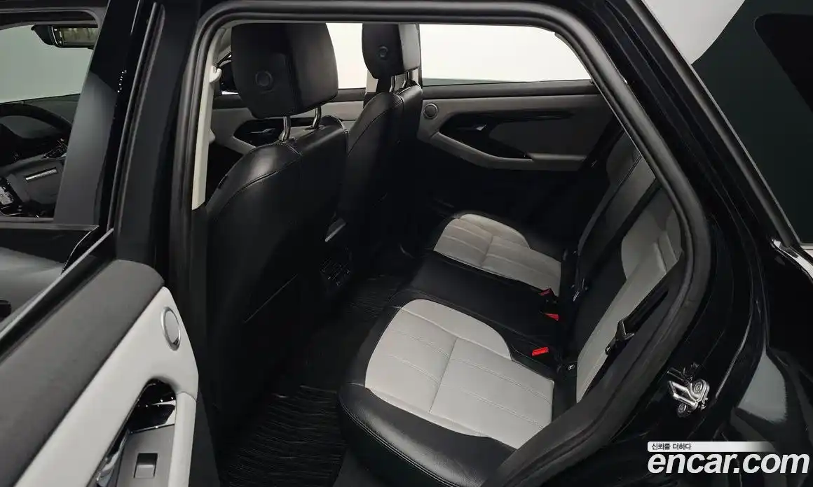 Land Rover Range-Rover Evoque 2025 2.0 Автомат в Москве № 231137, фото 9