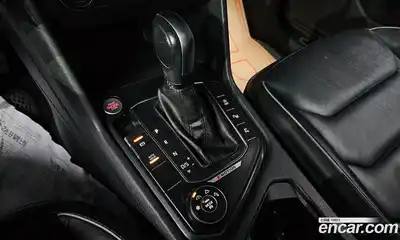 Volkswagen Tiguan 2020 2.0 Автомат в Москве № 232122, миниатюра 4