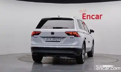 Volkswagen Tiguan 2018 2.0 Автомат в Москве № 232203, миниатюра 5