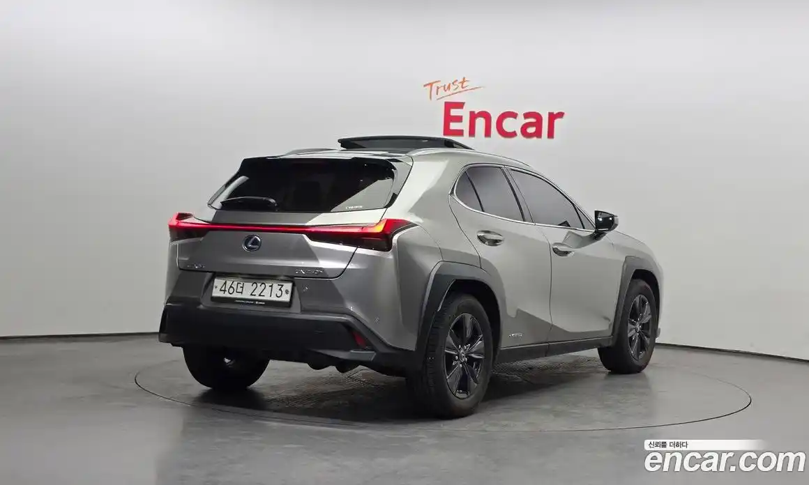 Lexus UX 2019 2.0 Автомат в Москве № 272322, фото 17