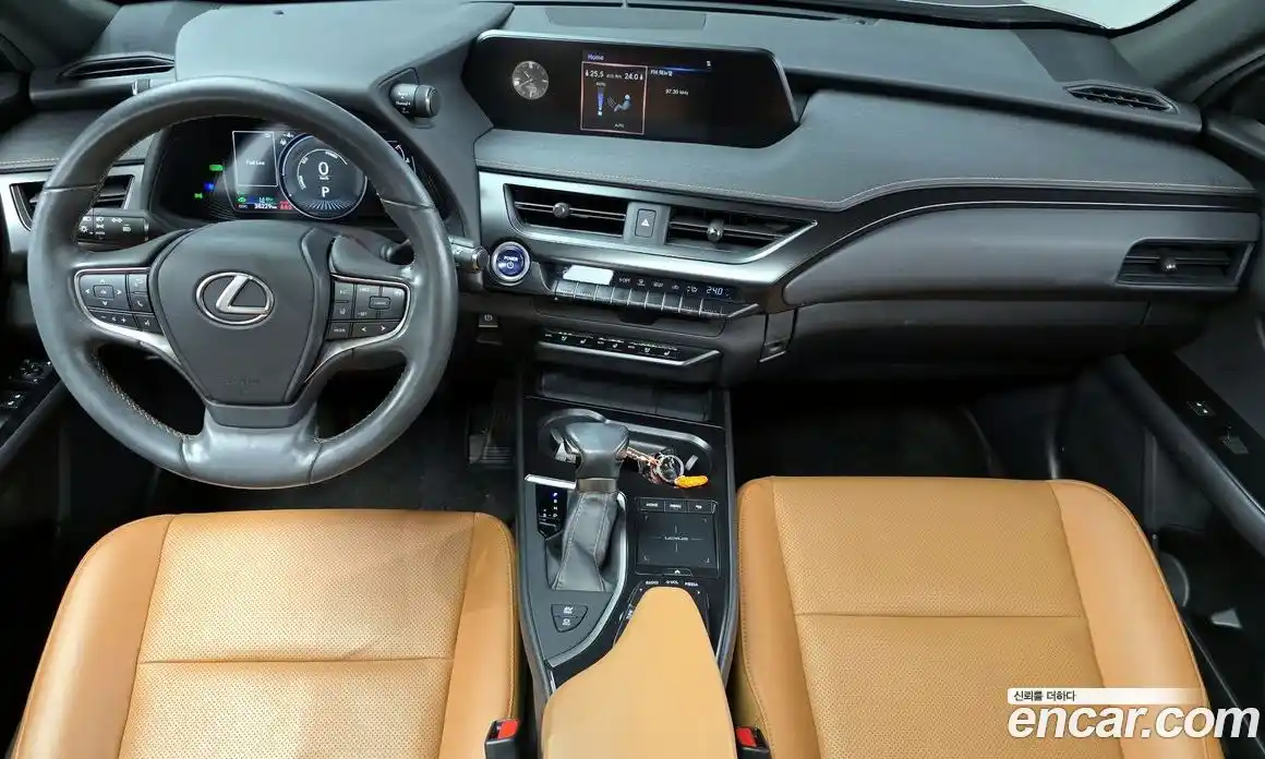 Lexus UX 2019 2.0 Автомат в Москве № 272322, фото 18