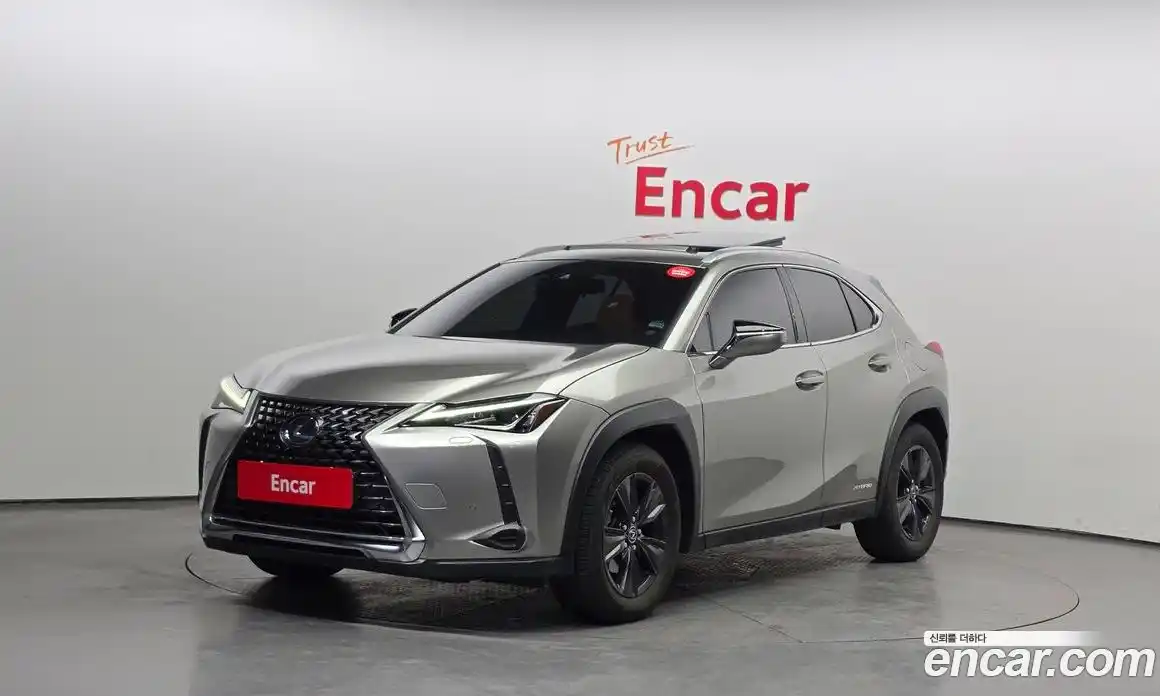 Lexus UX 2019 2.0 Автомат в Москве № 272322, фото 3