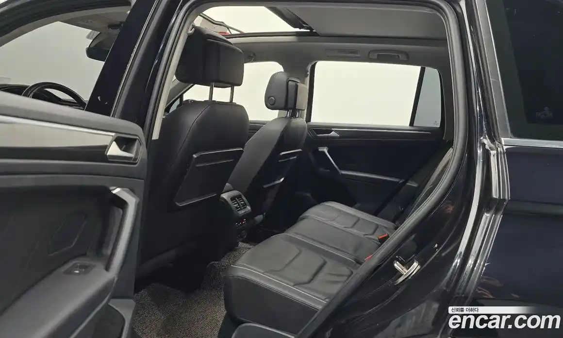 Volkswagen Tiguan 2020 2.0 Автомат в Москве № 277081, фото 9