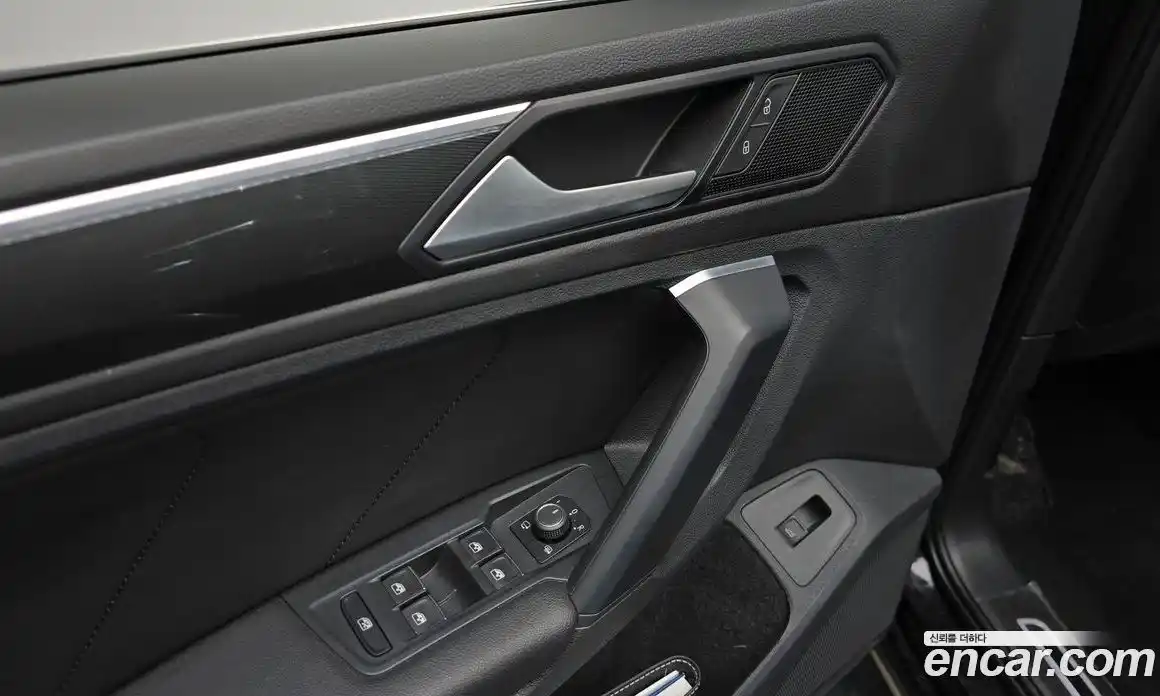 Volkswagen Tiguan 2020 2.0 Автомат в Москве № 277081, фото 10