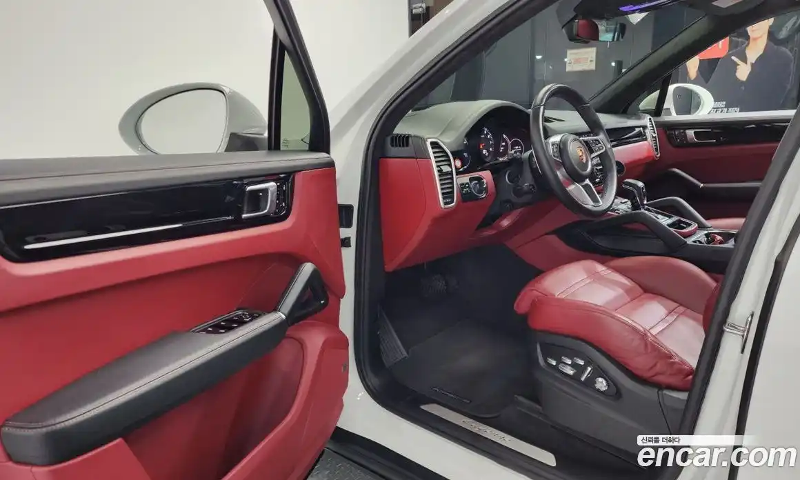 Porsche Cayenne 2019 3.0 Автомат в Москве № 294142, фото 14